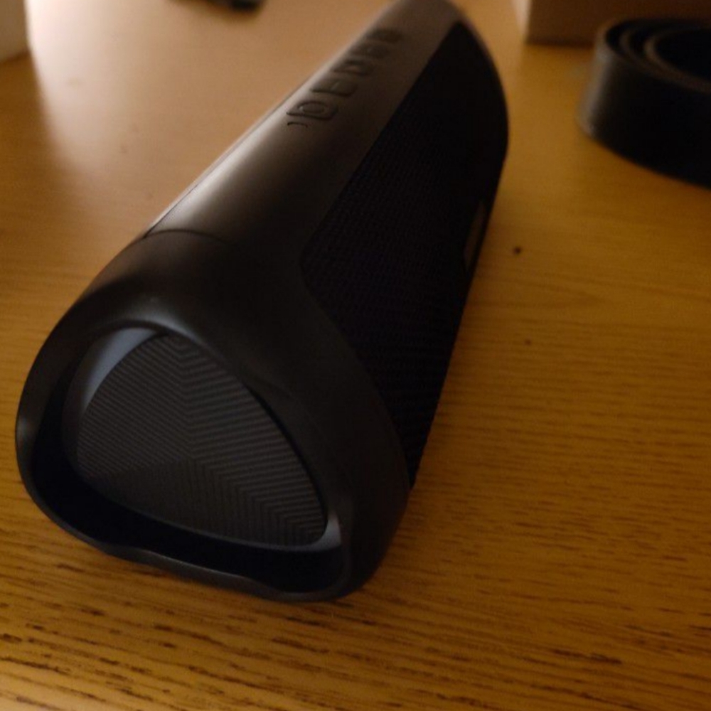 Bluetooth portable speaker